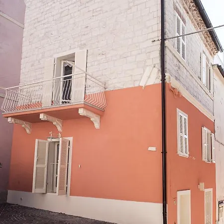 S186 - Sirolo, Meraviglioso Cielo-terra In Centro Storico Apartmán *